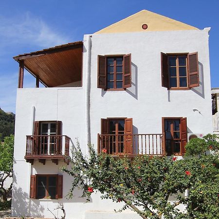 Meyísti Traditional Apartments Alexandra מראה חיצוני תמונה