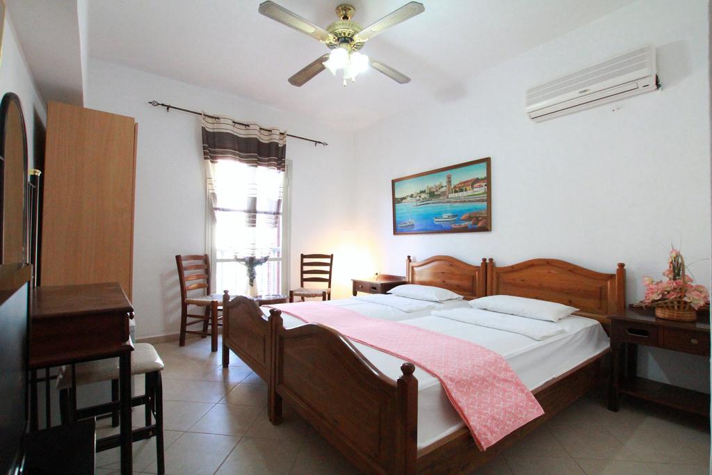 Meyísti Traditional Apartments Alexandra חדר תמונה