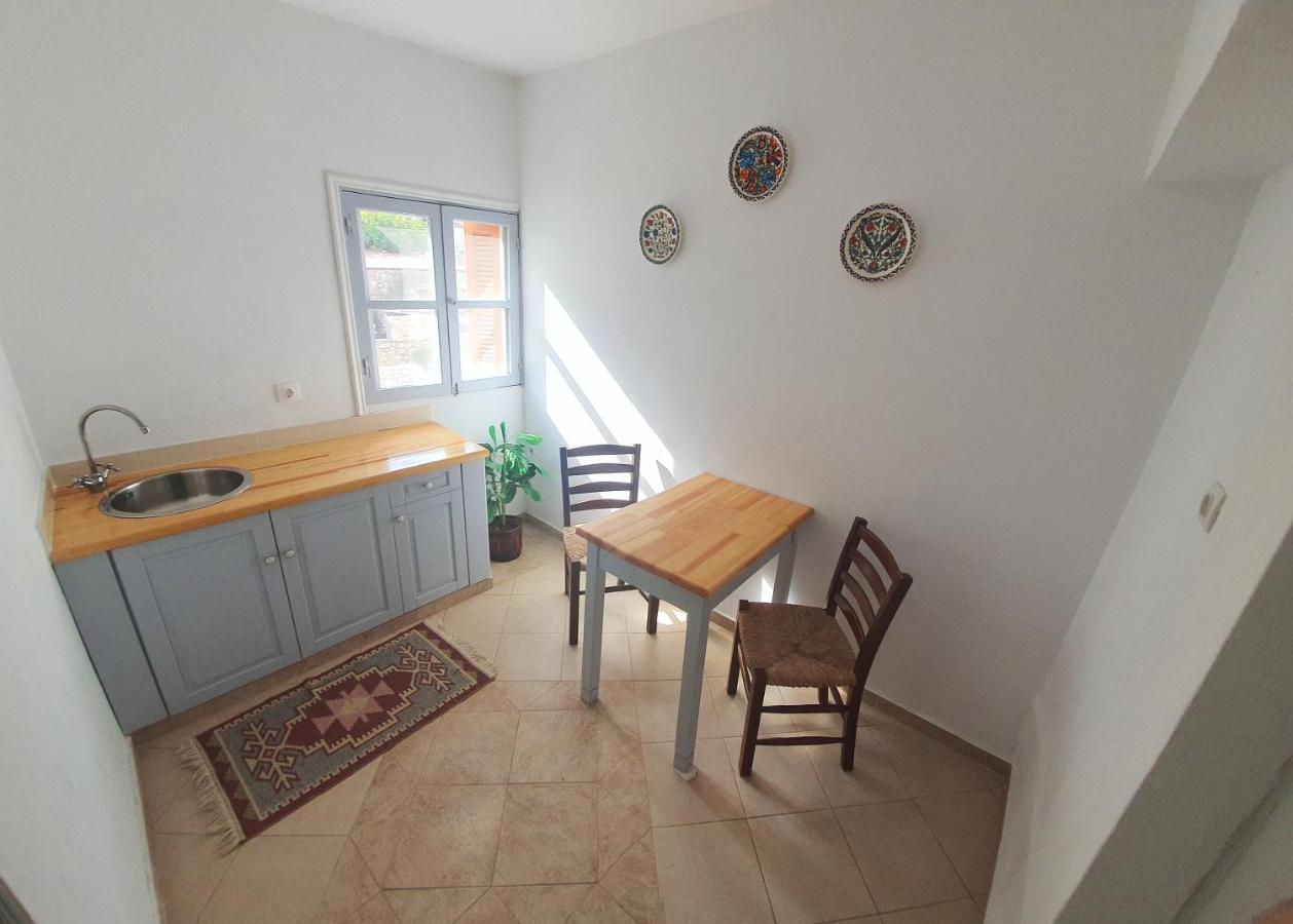 Meyísti Traditional Apartments Alexandra מראה חיצוני תמונה